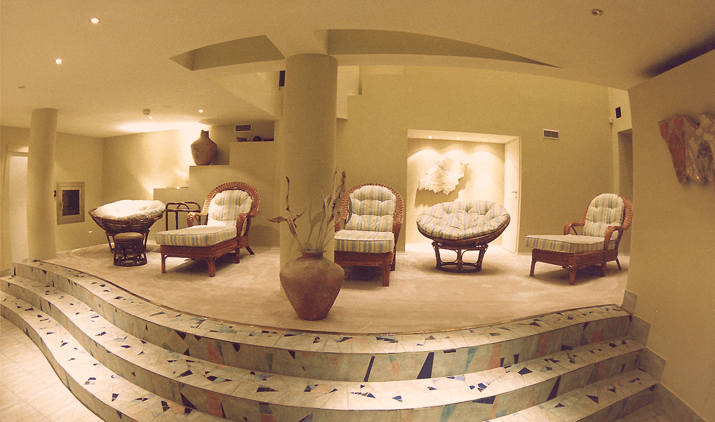 О нас - Помещение с мебелью и дизайном